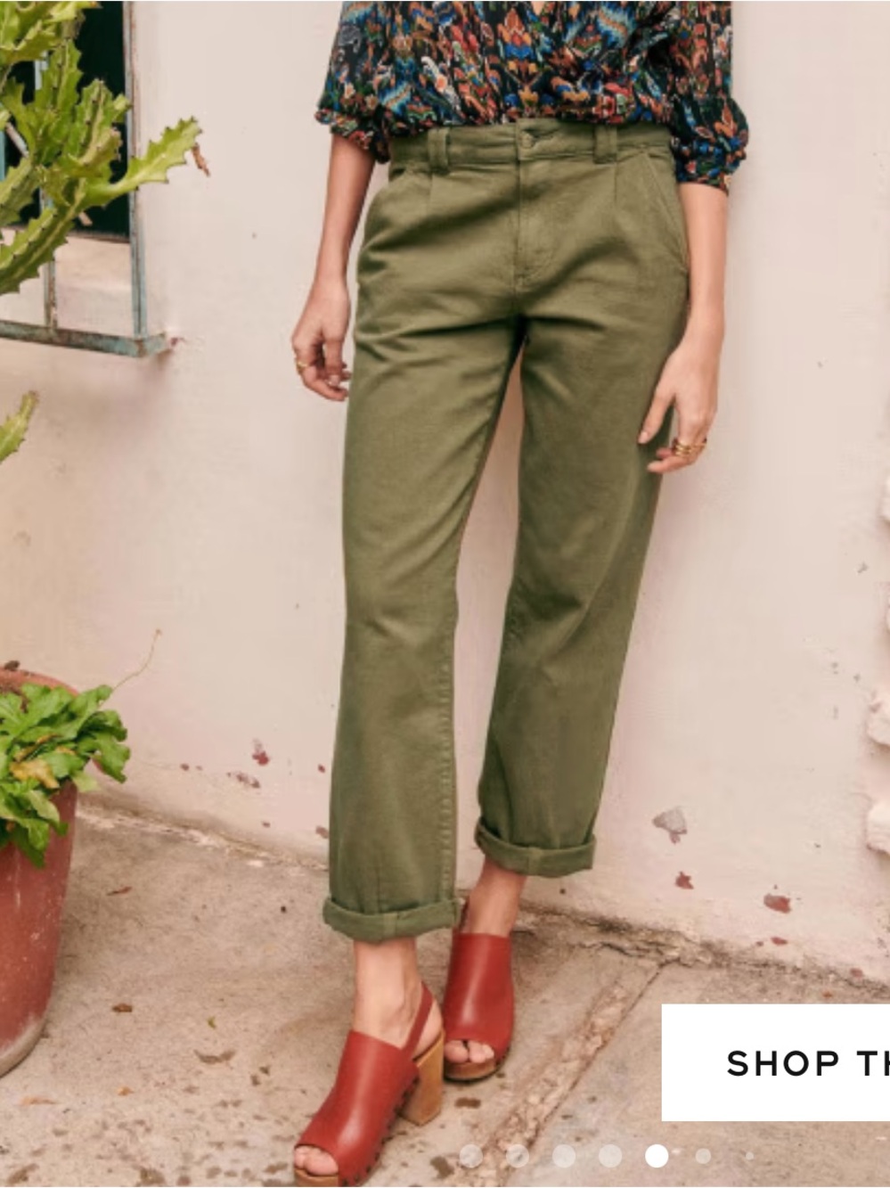 Sézane Manu Trousers in Olive Green